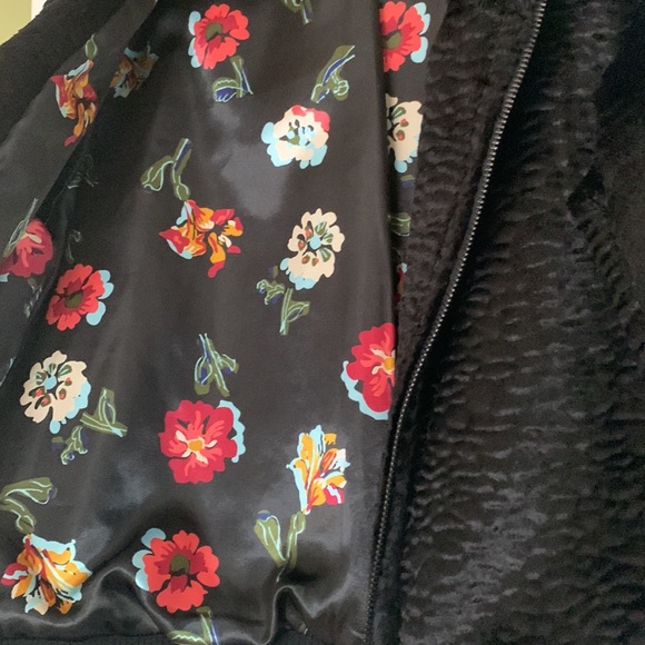 Rich black faux fur super soft high end fur. - Picture 3 of 6